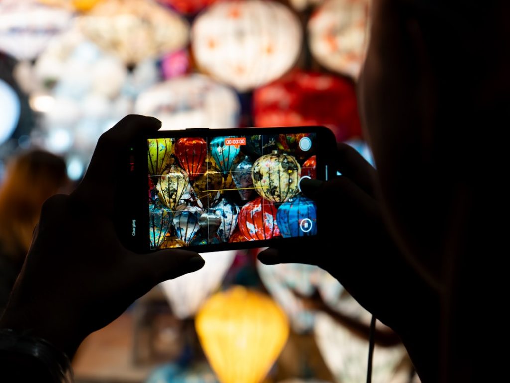 Photo international travel smartphone